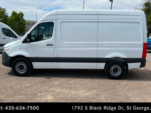 Used 2026 Mercedes-Benz Sprinter 2500 image 2