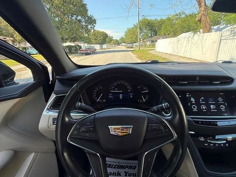 Used 2019 Cadillac XT5 FWD image 9