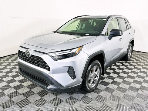 Certified 2025 Toyota RAV4 LE AWD/4WD image 7