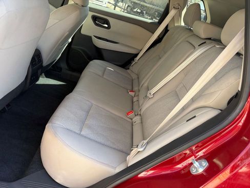 Used 2025 Nissan Rogue SV image 22