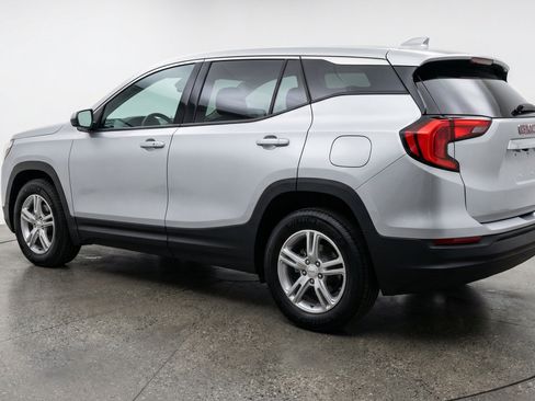 Used 2024 GMC Terrain SLE FWD image 6