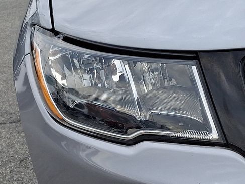 Used 2018 Jeep Compass Latitude w/ Popular Equipment Group image 9