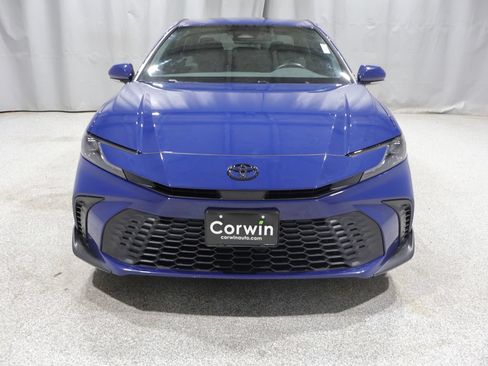 Used 2025 Toyota Camry SE w/ Convenience Package AWD/4WD image 9