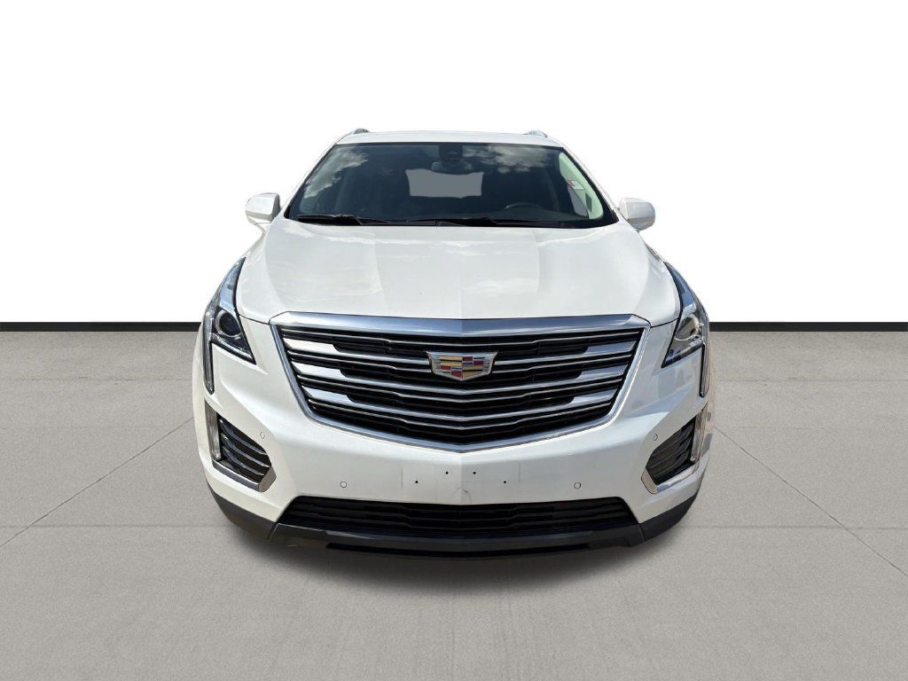 Used 2017 Cadillac XT5 Luxury w/ Driver Awareness Package FWD image 8