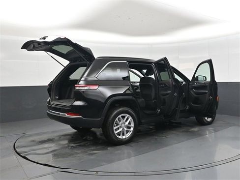 New 2025 Jeep Grand Cherokee Laredo image 46