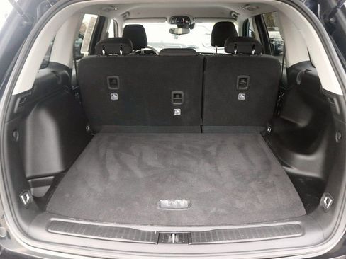 Used 2023 Jeep Grand Cherokee Laredo image 15