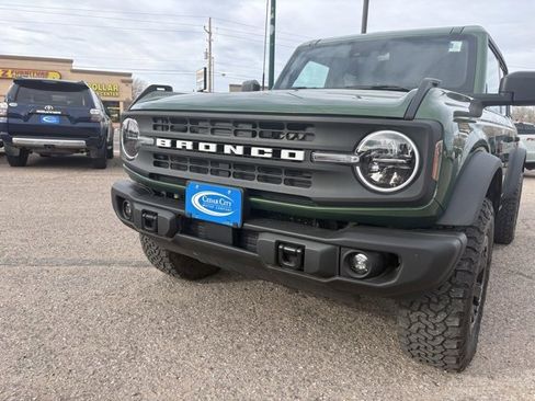 Used 2022 Ford Bronco Black Diamond image 8