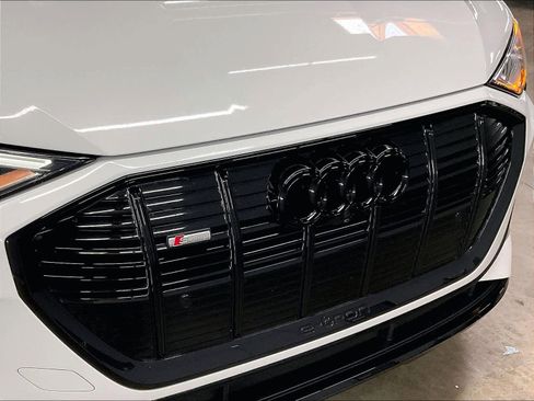 Certified 2023 Audi e-tron Chronos w/ Chronos Package AWD/4WD image 31