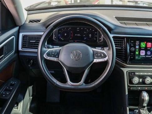 Used 2023 Volkswagen Atlas SE w/ Black Wheel Package image 17
