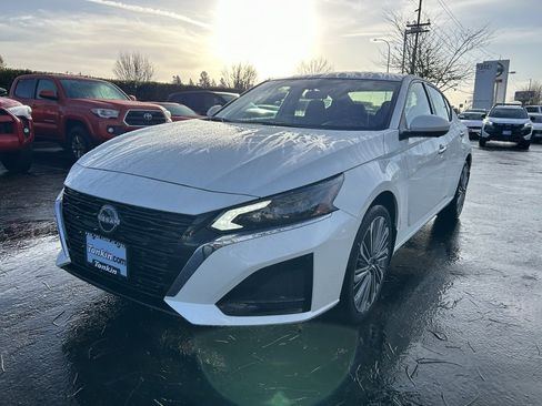 Used 2025 Nissan Altima 2.5 SL image 3