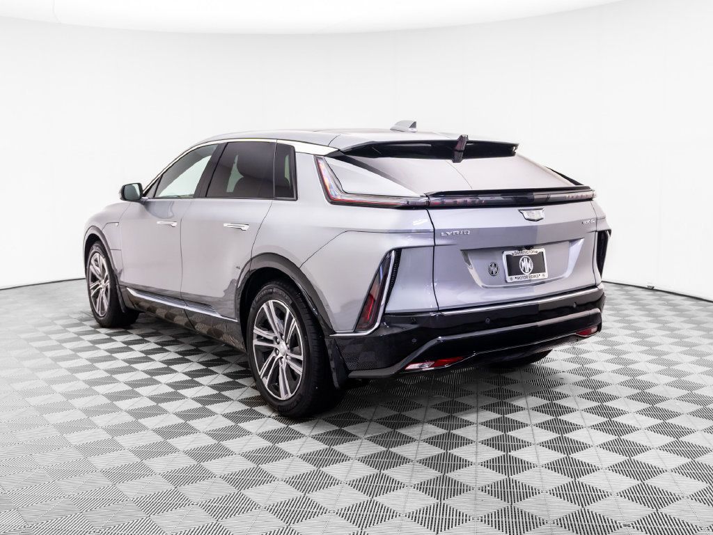 Used 2024 Cadillac Lyriq Luxury w/ LPO, Floor Liner Package AWD/4WD image 4
