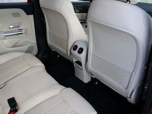 Used 2024 Mercedes-Benz GLA 250 w/ Exclusive Package image 15