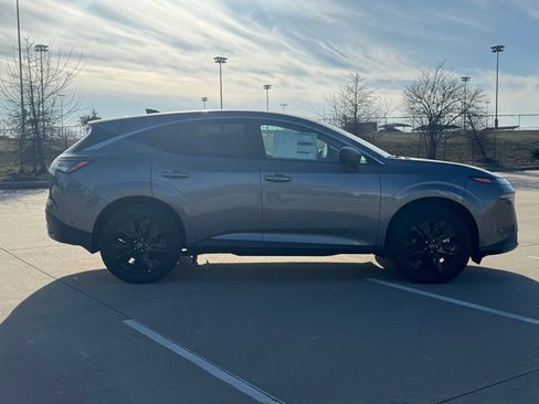 New 2025 Nissan Murano SV image 9