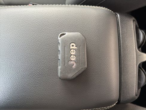 Used 2021 Jeep Gladiator Overland w/ Trailer Tow Package image 88