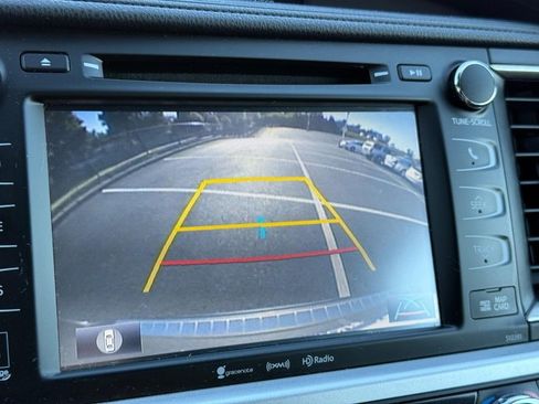 Used 2019 Toyota Highlander Limited Platinum image 25