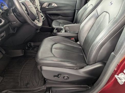 Used 2020 Chrysler Pacifica Touring-L AWD/4WD image 13