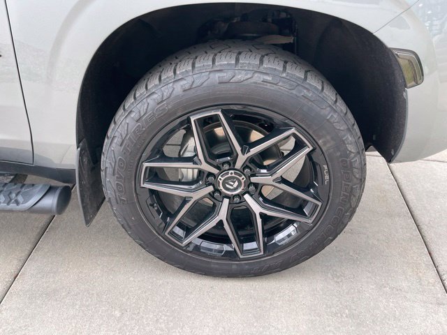 Used 2024 Chevrolet Tahoe Z71 w/ Z71 Off-Road Package AWD/4WD image 24