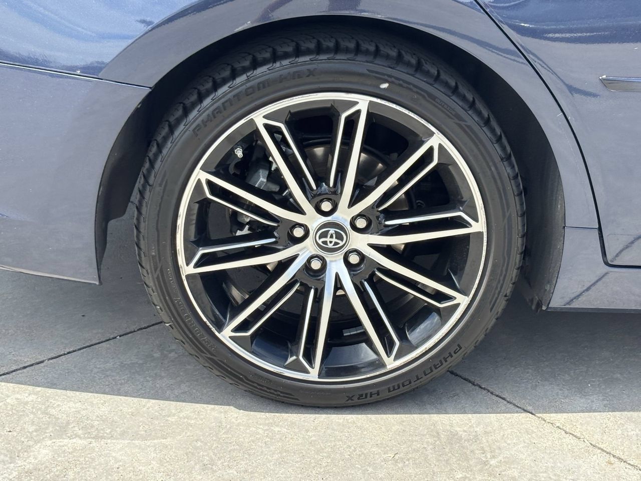 Used 2019 Toyota Avalon Touring w/ Advanced Safety Package FWD image 7