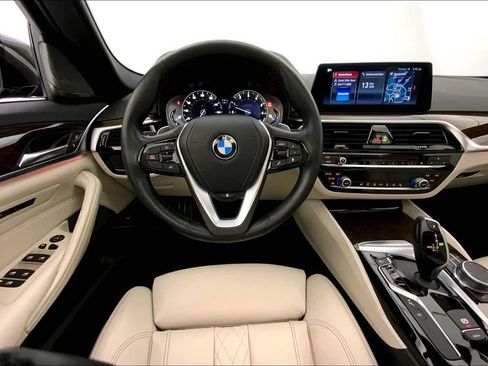 Used 2019 BMW 540i xDrive w/ Premium Package AWD/4WD image 4