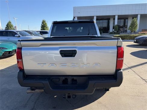 Used 2025 Toyota Tacoma SR image 5