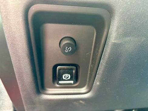 Used 2022 Chevrolet Corvette Stingray Coupe w/ 1LT image 24