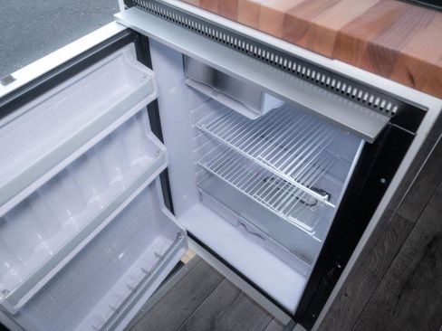 Used 2024 Mercedes-Benz Sprinter 2500 image 19