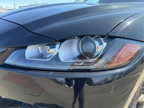 Used 2019 Jaguar F-PACE Prestige image 35