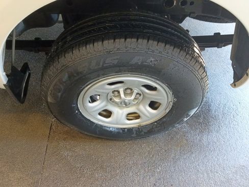 Used 2013 Nissan Frontier S RWD image 26