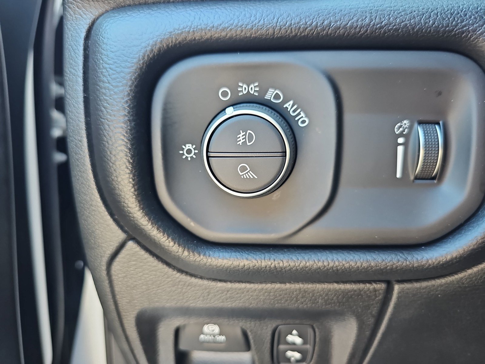 Used 2022 RAM 1500 Big Horn AWD/4WD image 32