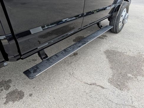 Used 2021 Ford F450 Platinum w/ FX4 Off-Road Package AWD/4WD image 32