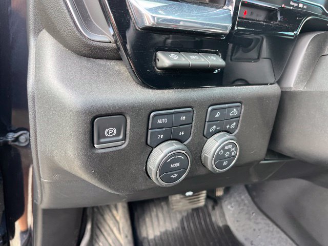 Used 2024 Chevrolet Silverado 1500 High Country w/ Technology Package AWD/4WD image 16