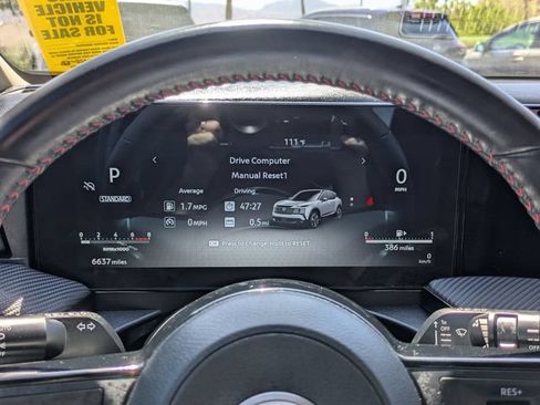 Certified 2025 Nissan Kicks SR FWD image 3
