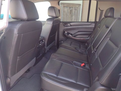 Used 2019 GMC Yukon XL SLT w/ Open Road Package AWD/4WD image 27