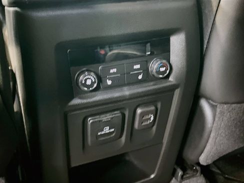 Used 2023 Chevrolet Traverse Premier w/ Redline Edition AWD/4WD image 26