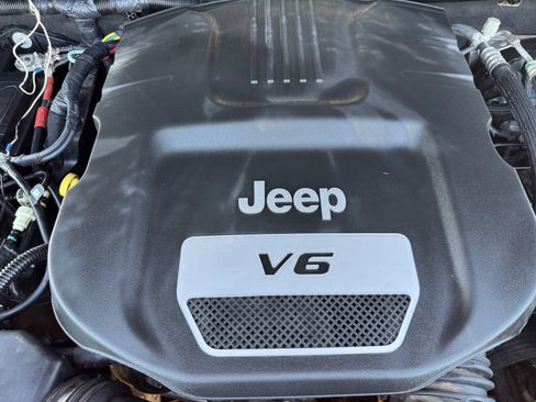 Used 2017 Jeep Wrangler Unlimited Sport AWD/4WD image 22