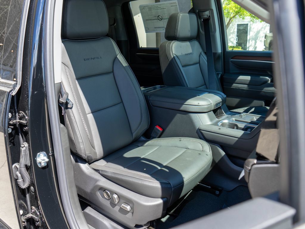 New 2026 GMC Sierra 3500 Denali w/ Denali Reserve Package AWD/4WD image 9