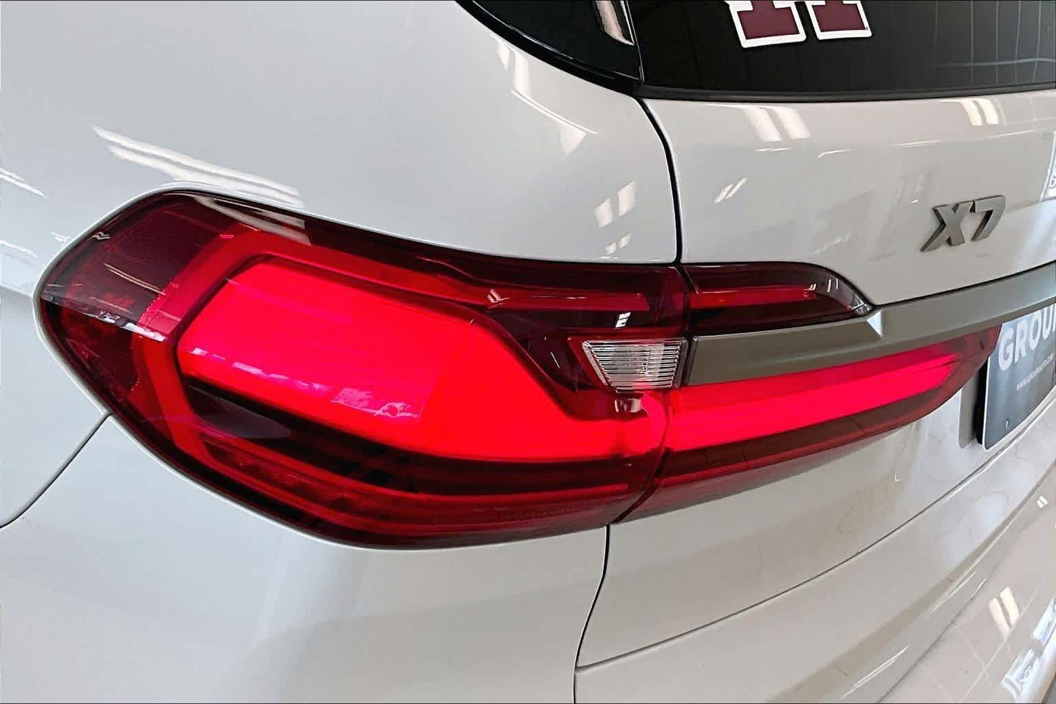 Used 2022 BMW X7 M50i AWD/4WD image 28