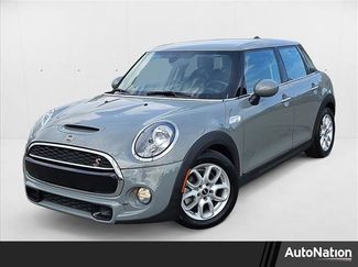 Used 2019 MINI Cooper S image 1