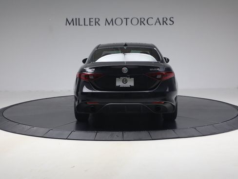 Used 2022 Alfa Romeo Giulia Veloce AWD/4WD image 6