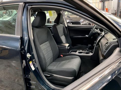 Used 2017 Toyota Camry LE image 9