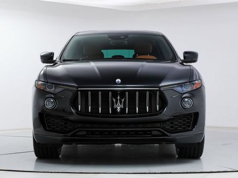 Certified 2023 Maserati Levante GT AWD/4WD image 8