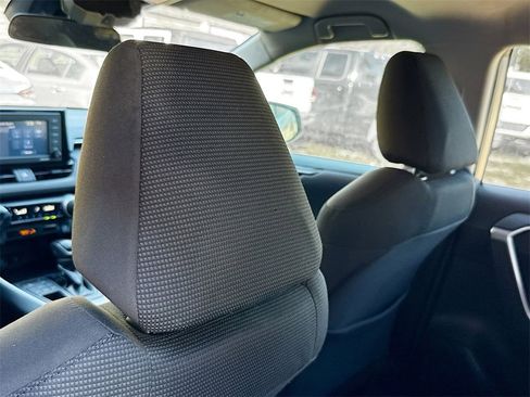 Used 2020 Toyota RAV4 LE image 28