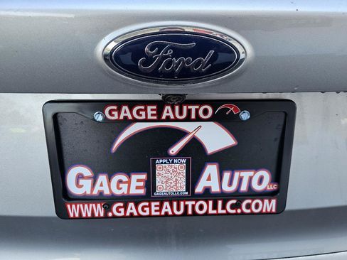 Used 2019 Ford Escape SE image 16