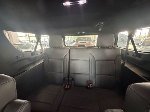 Used 2023 Chevrolet Suburban Z71 AWD/4WD image 35