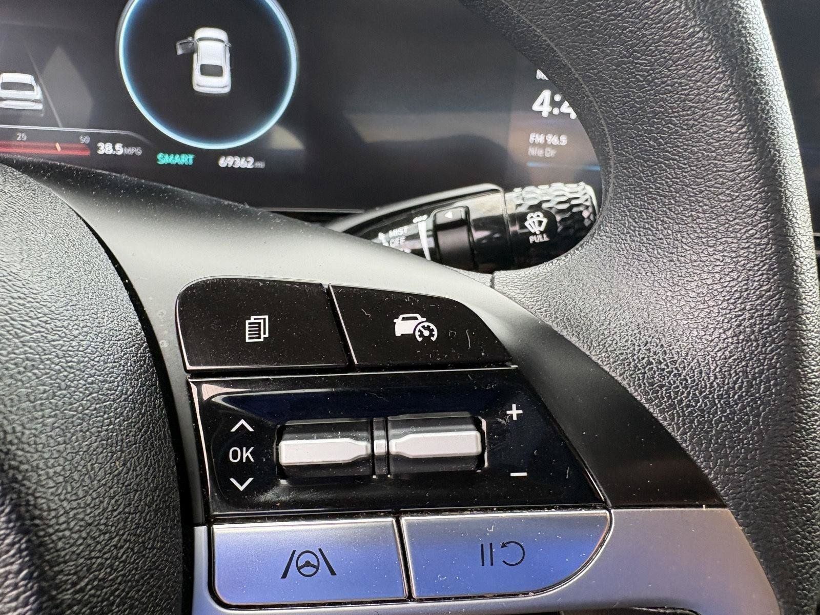 Used 2024 Hyundai Elantra SEL FWD image 26