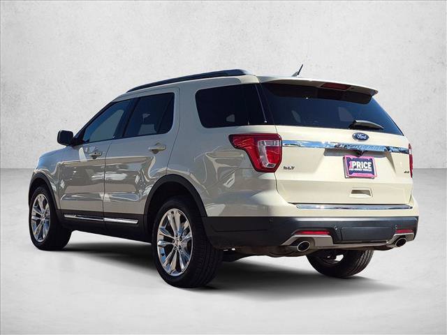 Used 2018 Ford Explorer XLT w/ Equipment Group 202A AWD/4WD image 8