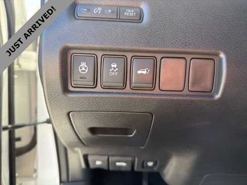 Certified 2016 Nissan Murano Platinum w/ Platinum Technology Package image 12