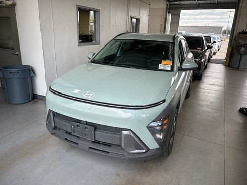 Used 2024 Hyundai Kona SEL image 1