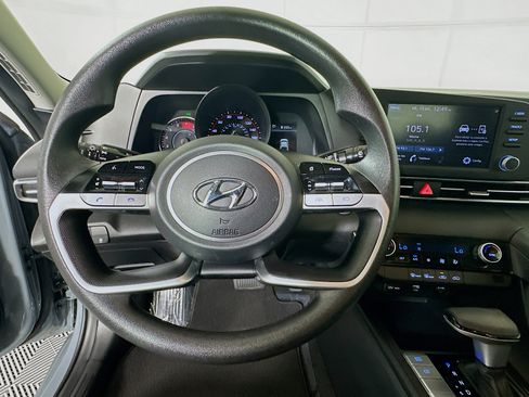 Used 2023 Hyundai Elantra SEL FWD image 15