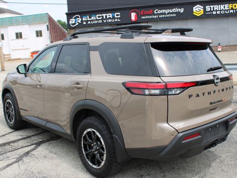Certified 2024 Nissan Pathfinder Rock Creek AWD/4WD image 3